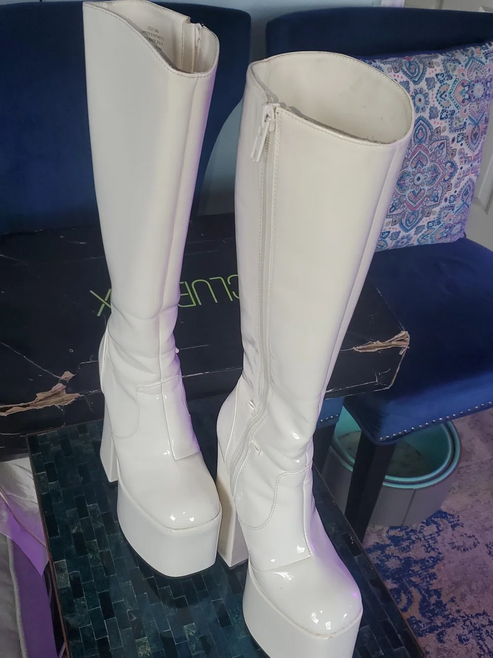 Club Exx bold patent